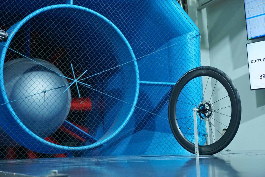 Selon le fabricant, les roues Advanced A.50 peuvent tout à fait rivaliser en soufflerie avec des roues professionnelles bien plus chères.