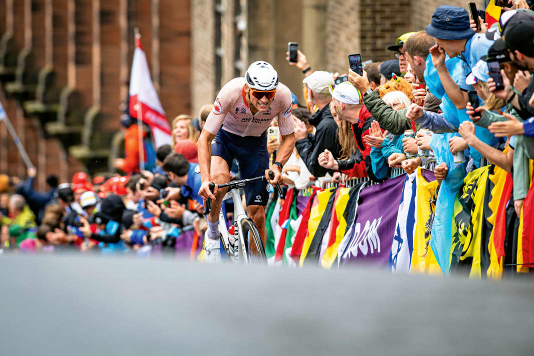 Les championnats du monde de cyclisme à Glasgow ont donné lieu à de nombreuses compétitions spectaculaires pour le titre.