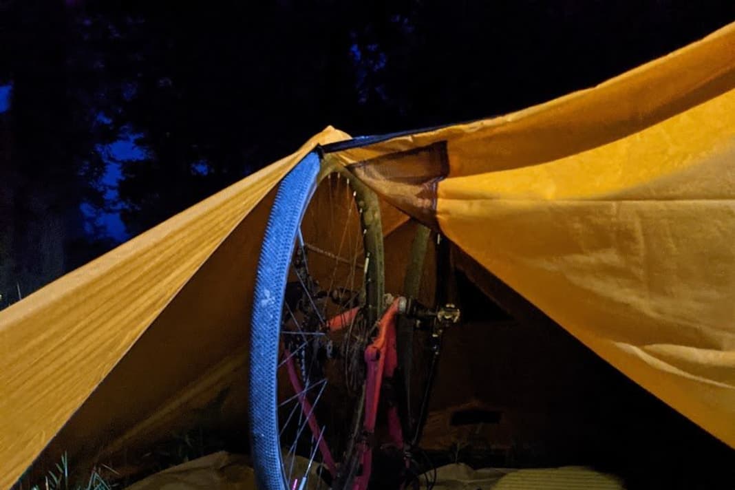 Spending the night outside is not relaxing for everyone ...