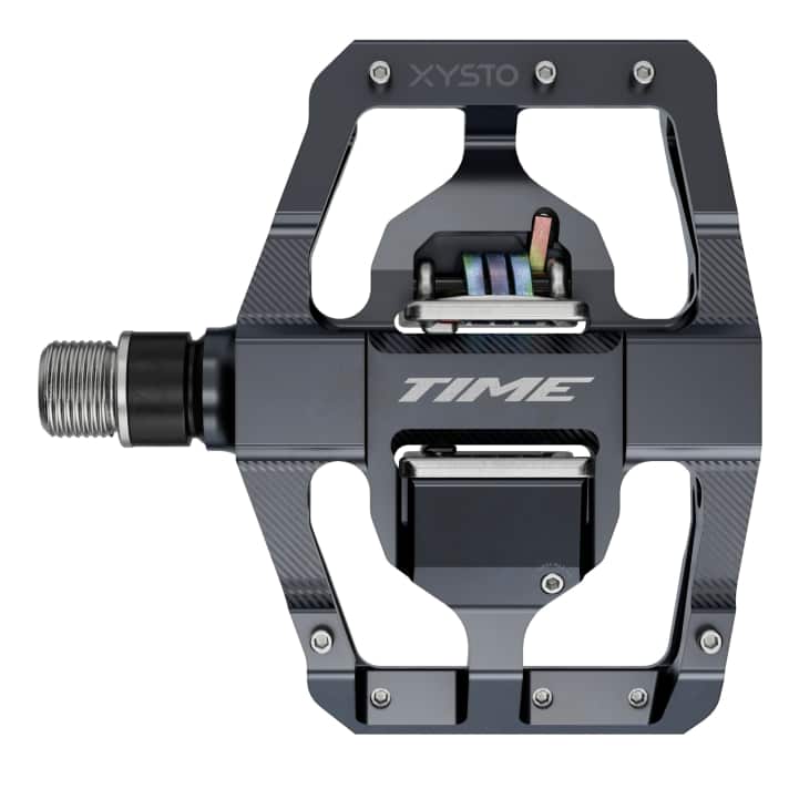 The ATAC mechanism promises good self-cleaning and can be combined with different cleats