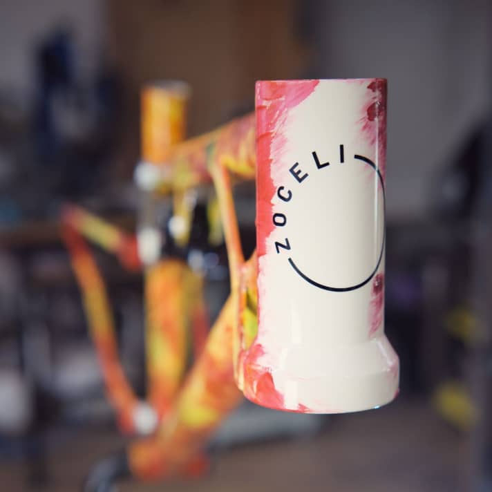 Martin dedicates the first Zoceli Rutina to his wife, who decorates it with a hand-painted varnish.