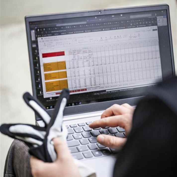 Alle Fahreindrücke werden im BIKE-Test akribisch festgehalten. Jeder Testfahrer bringt Erfahrung mit hunderten verschiedenen Bikes mit.