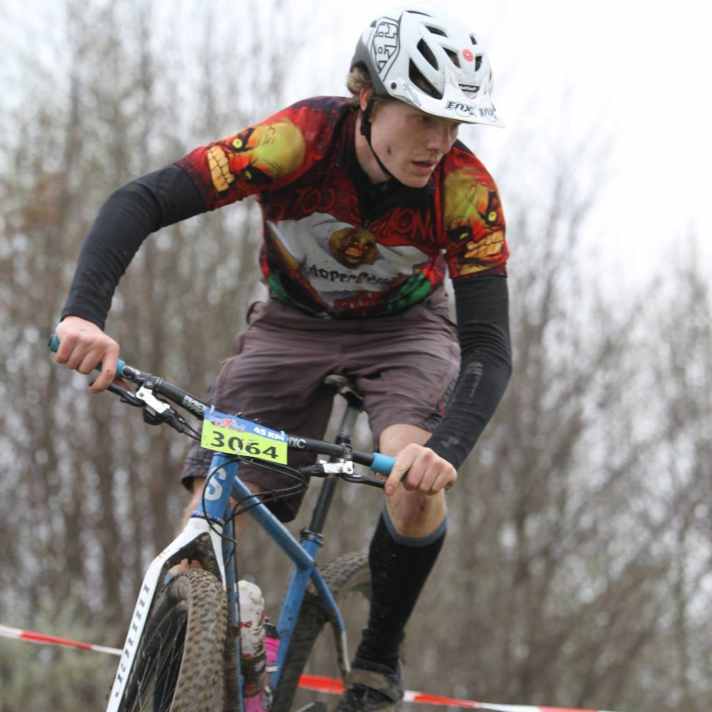 Auf einem ungedämpften Hardtail wird Redakteur Jan Timmermann bei der BIKE-Transalp sicher nicht an den Start gehen.