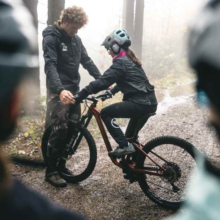 We tested the Giant Faith Mini Mullet kids' mountain bike at the BIKE youth camp in Sankt Englmar. Young tester Rosi, at 153 centimetres tall, was a perfect match for the Kids Fully.