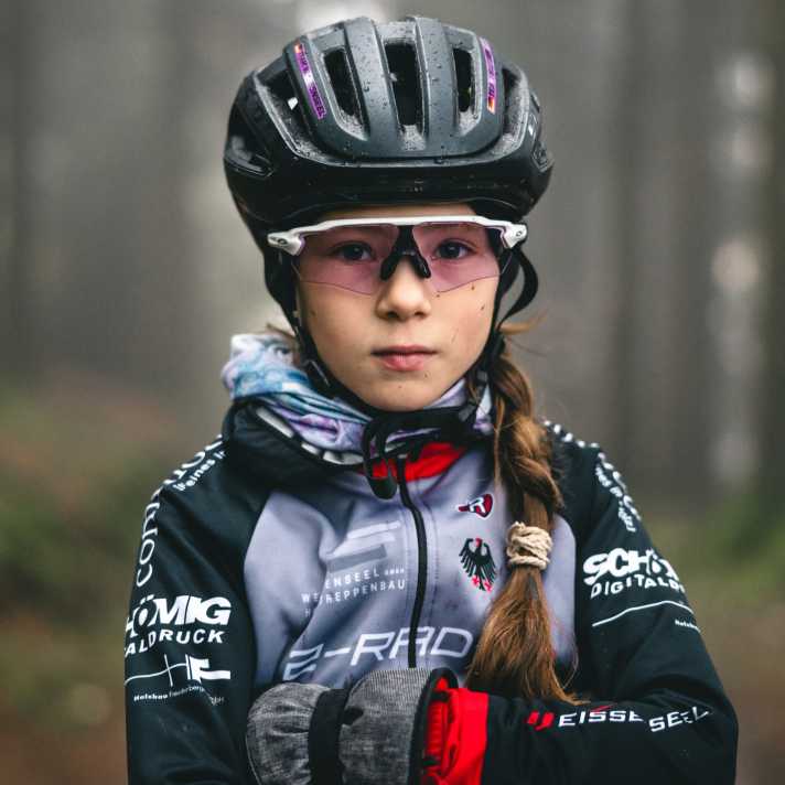 Ten-year-old Lara was allowed to slip into the role of a BIKE tester at the BIKE Youth Camp.