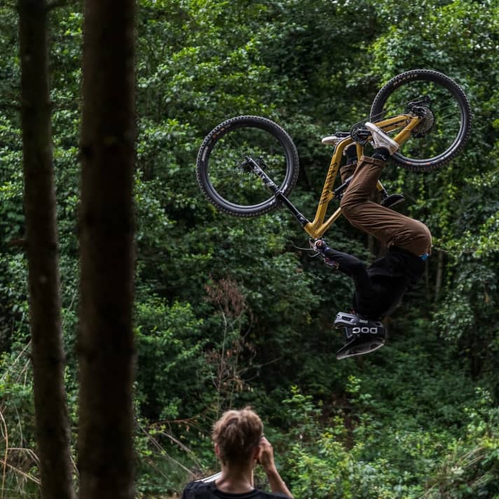 Laetitia Immler flies.