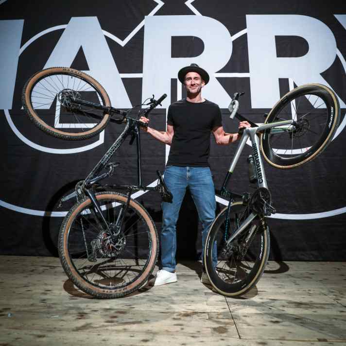 Likes both: Harry G. road bike and mountain bike. He loves going on freeride missions with lots of suspension travel.