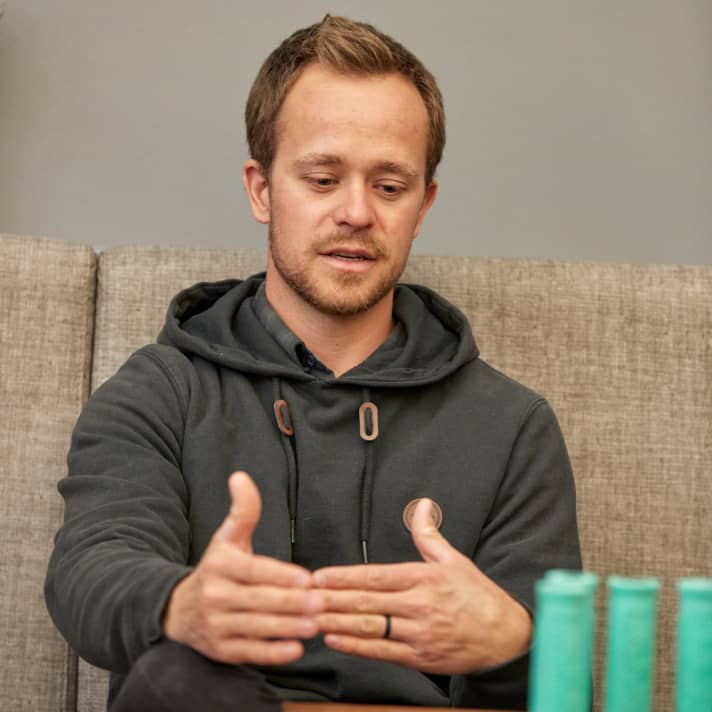 Troy Brosnan auf der Couch... bei Ergon. Was kann an den GDH Team Griffen für den Worldcup-Einsatz noch verbessert werden?