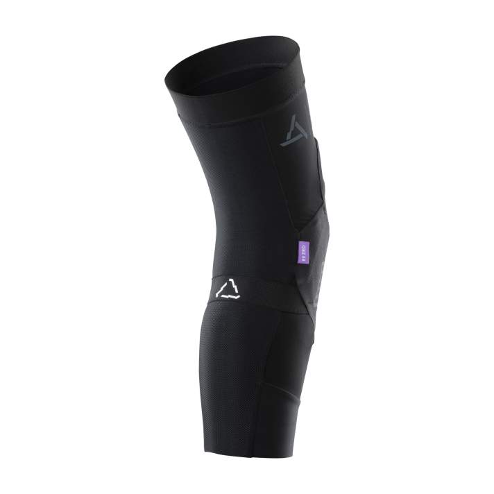 Trail knee pads should also offer comfort when pedalling. To prevent pinching in the hollow of the knee, manufacturers put a lot of thought into the design and avoid seams.