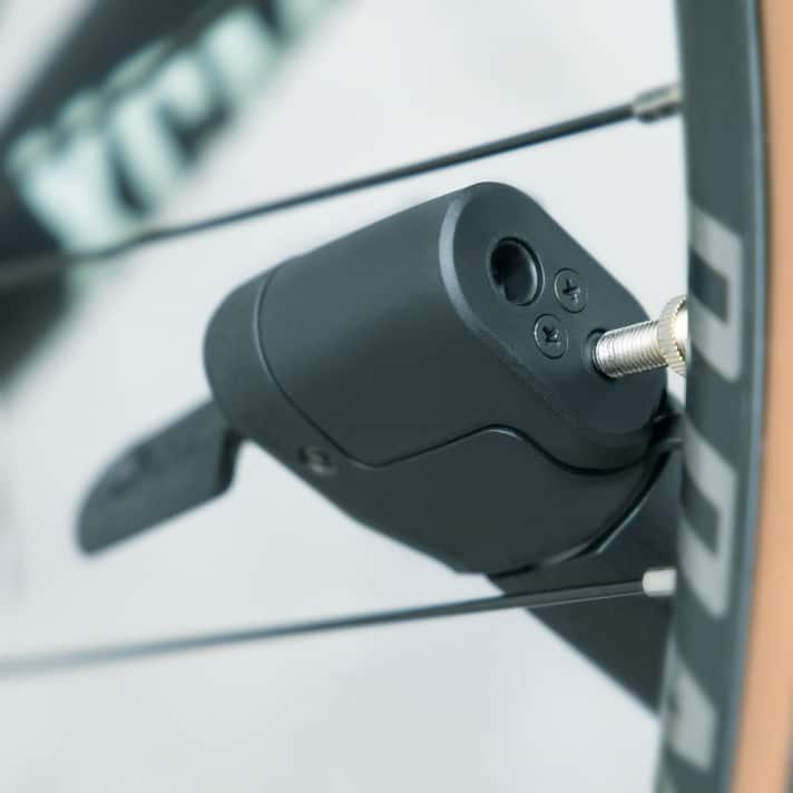 The pump head is slightly inclined for better handling. | pd-f