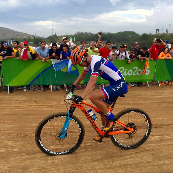   Sagan got his first flat tyre on the second lap.