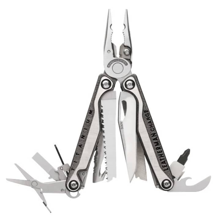 Edel und teuer: Mit Titan-Griffschalen kostet das Leatherman Charge + TTi stolze 249 Euro.