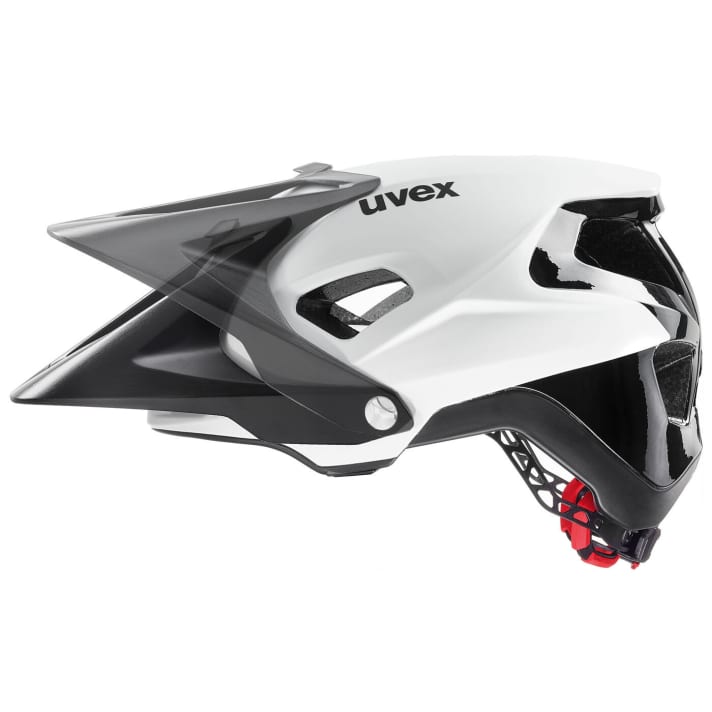   The large visor can be folded upwards in three stages. This means you can even park a goggle under the visor.