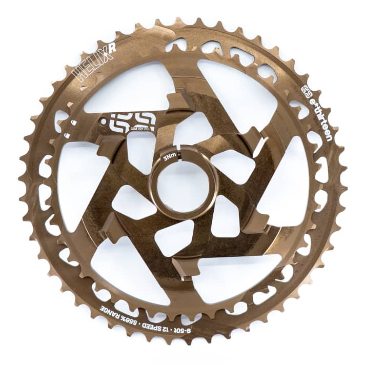   Here is the aluminium body with the two large bronze sprockets. It is clamped onto the XD freewheel and the steel pack of the remaining ten gears is engaged in it.