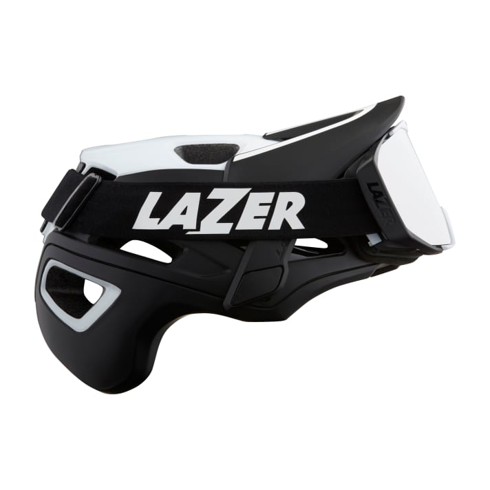   The visor can simply be folded upwards. This means the goggle can be stowed away on the uphill.
