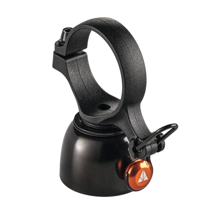   The alternative to the Knog Oi: The <a href="https://www.awin1.com/cread.php?awinmid=14353&awinaffid=471469&clickref=B+Granite+Cricket+Bell&ued=https%3A%2F%2Fwww.decathlon.de%2Fp%2Fmp%2Fgranite%2Fcricket-bell-klingel%2F_%2FR-p-8881cae8-2921-46db-b30d-c1dd98e04877" target="_blank" rel="noopener noreferrer nofollow">Granite Cricket Bell</a> *. Also for about 20,00 Euro.