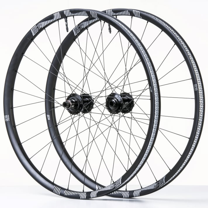   Ethirteen LG1 Race Carbon - Wert: 1400 Euro