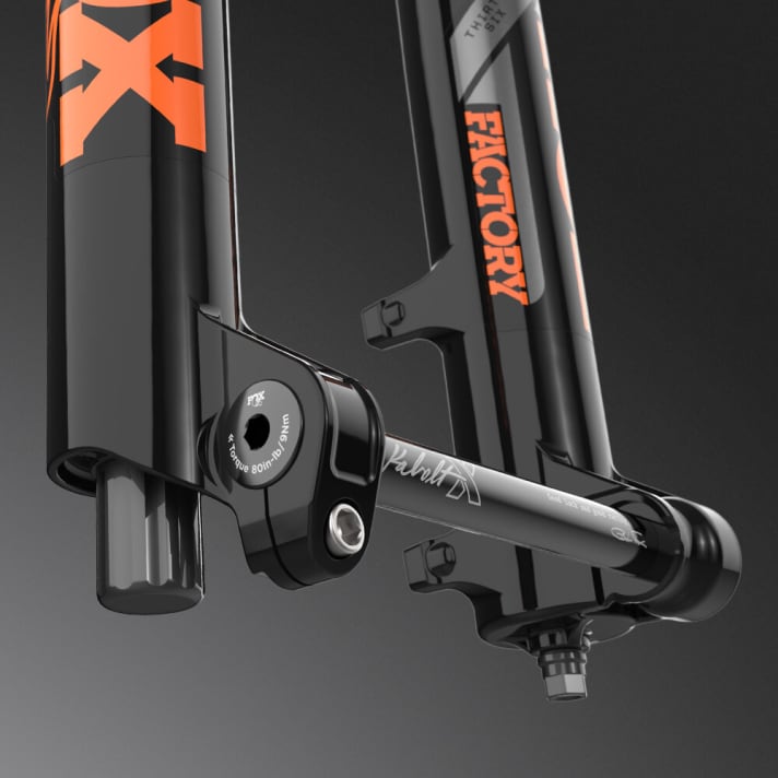   Optional: The Kabolt X thru-axle is not only intended to be lighter, but also to increase the torsional rigidity of the new Fox 36.