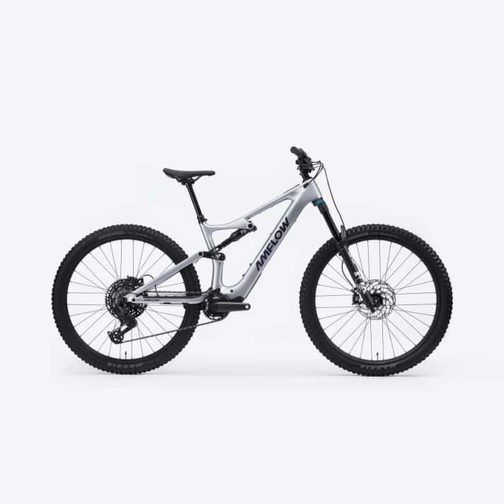A full carbon frame and low weight are available from Amflow for 6499 euros.
