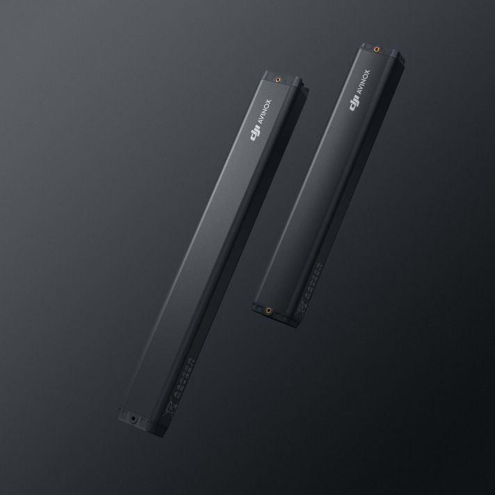 800 or 600 watt hours. The batteries for the DJI Avinox are slim. The smaller version is said to weigh just 2.87 kilos.
