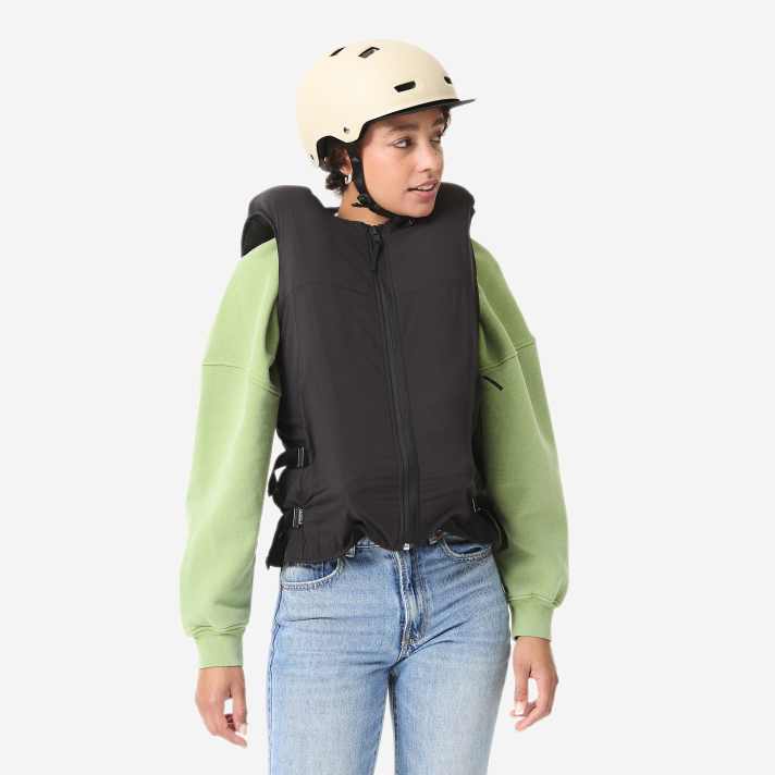 Der Airbag schützt Bauchraum, Brustkorb, Nacken und Wirbelsäule.
