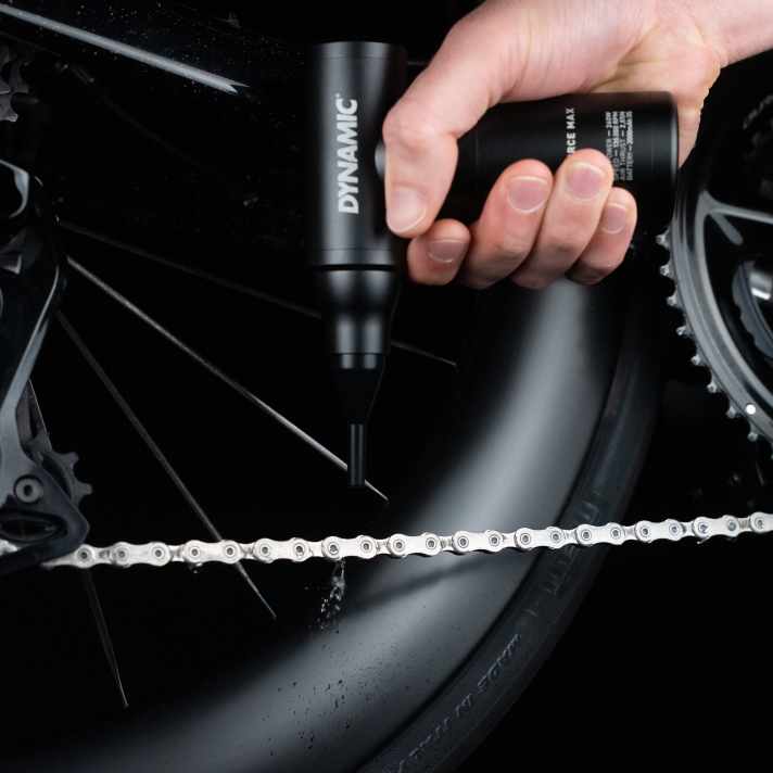 The AirForce Max is also the perfect support when it comes to hot waxing: after the ultrasonic bath, the blower ensures that the chain is optimally prepared for waxing