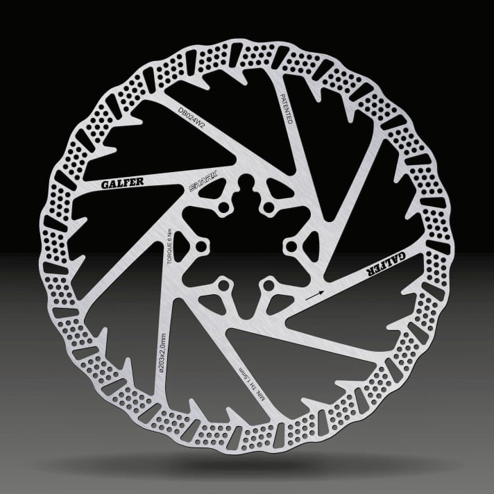 Galfer ist einer der wenigen europäischen Hersteller von Bremsscheiben. Das Shark Modell kommt mit extra Kühlrippen.