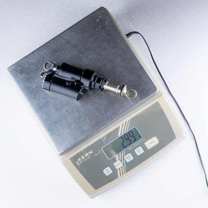 Der neue Intend Hover Monocoque Dämpfer kostet 1099 Euro und wiegt in der leichtesten Konfiguration knapp unter 300 Gramm.