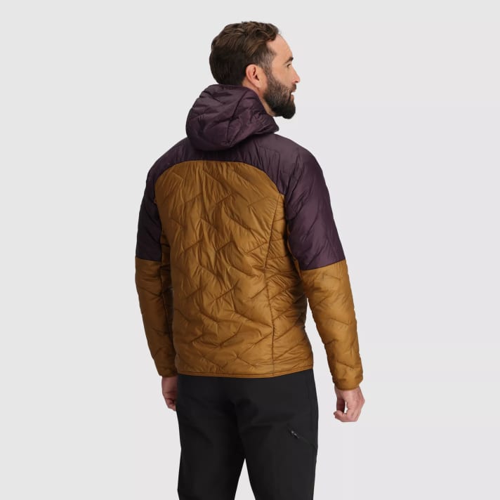 The VerticalX SuperStrand insulation combines the properties of down and synthetic fibres to optimise insulation and maximum compressibility.