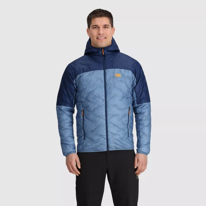 Dank VerticalX SuperStrand Isolierung ist die neue Kollektion von Outdoor Research für alle Jahreszeiten gemacht.