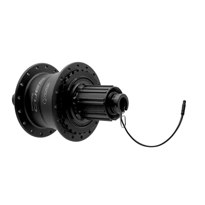 The centrepiece of the system is the newly developed Shimano Cues FH-U6060 Freehub rear hub. It combines the functions of a classic freehub with an integrated dynamo and sensors for speed, cadence and tilt angle.