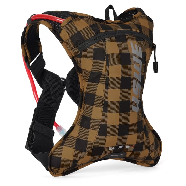 According to the manufacturer, the Outlander XC has a breathable mesh on both the back panel and the front straps. There are also new colours.