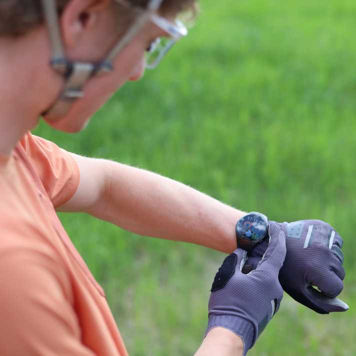 Auch Hobbysportler sieht man nur noch selten ohne Smartwatch oder Fitnesstracker. Viele Sportler vertrauen der Technik mehr als ihrem Körper.