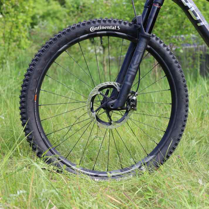 Shimano XTR wheels have so far been a rare sight in the wild. This is set to change with the new carbon models.