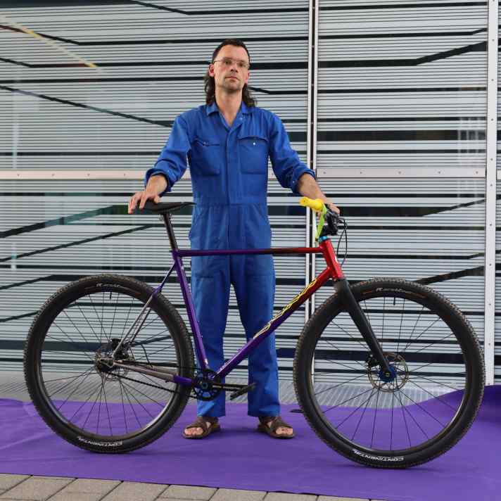 Leo from Leovelo with his self-built "Jungle Hunt" single-speed bike.