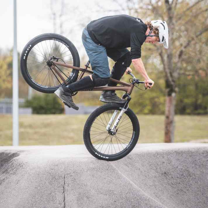 No use on the trail but still fun: moves like this footjam are great fun on a dirt bike.