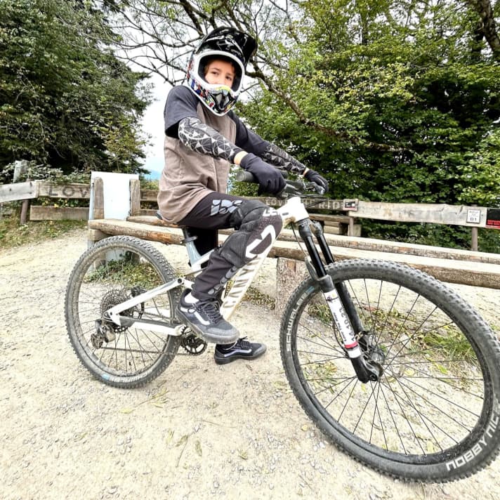 Our tester Tim put the Canyon through its paces for a season and had a lot of fun. However, he went on strike when he heard the word "bike tour".