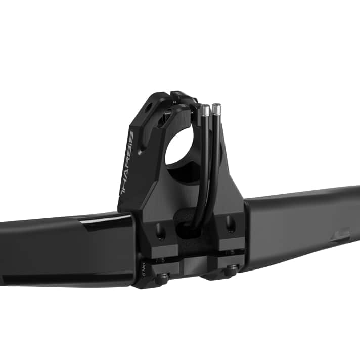 The cables exit below the stem and can then be routed into the inside of the frame