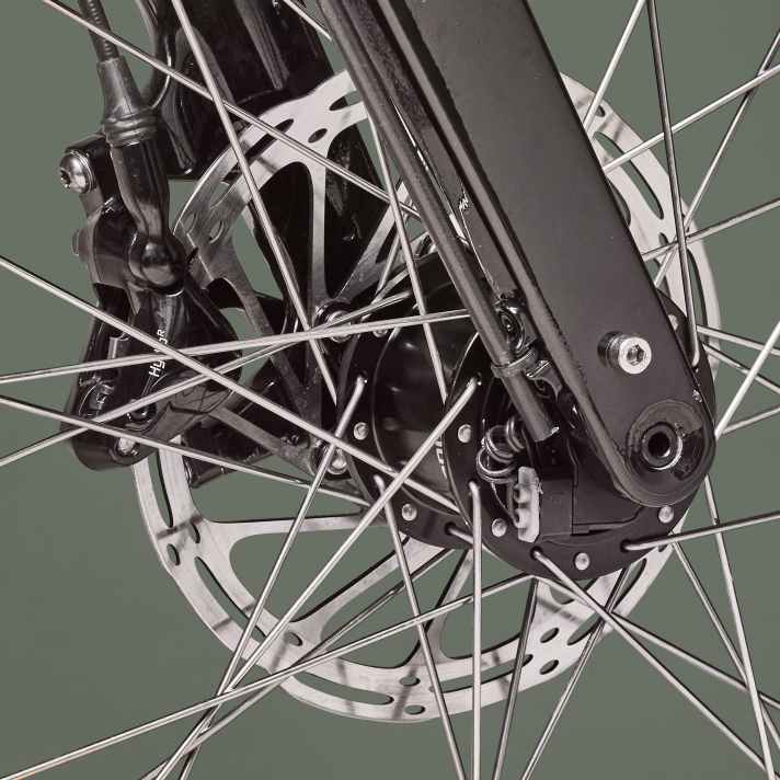 The little extra feature: a hub dynamo that does not operate the lights, but can be used to charge the sat nav, phone or power bank.