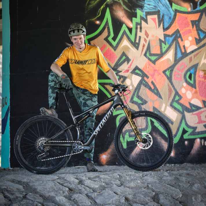 The endurance test bike Specialized Epic Evo from BIKE editor Jan Timmermann weighed in at 12.15 kilos in size XL.