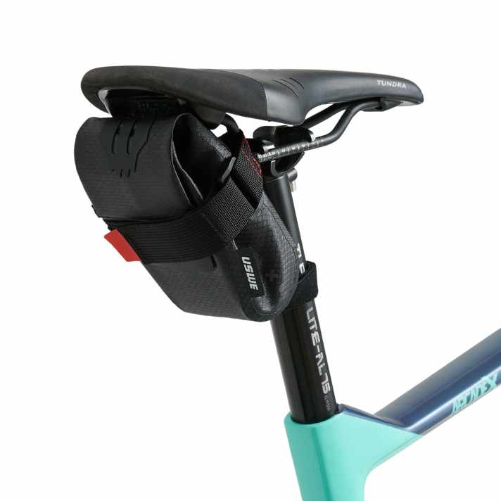 USWE saddle bag small: 82 g / 0.6 l / 39 Euro