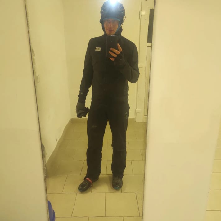 Max, bereit für den Regen.