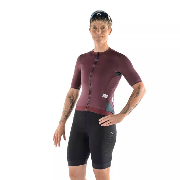 Maap Alt_Road Jersey modèle femme de face