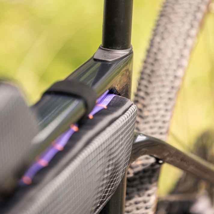 An integrated clamp for the seatpost keeps the Focus Atlas looking nice and clean.