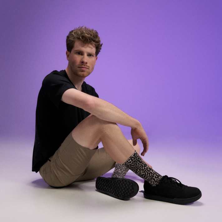 Fürs MTB gibt es lockere Shorts und Shirts von Rose Bikes.