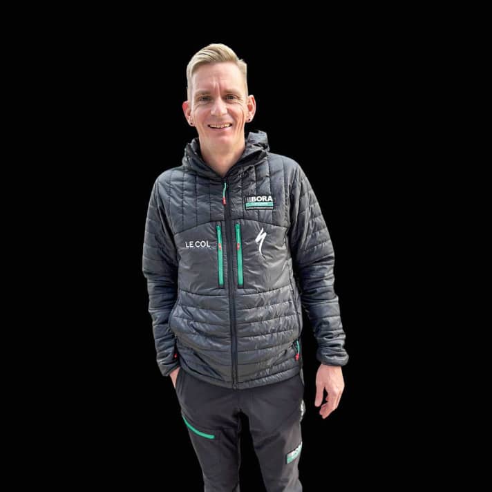 "Avant, pour la Vuelta, on envoyait les jeunes étudier pendant deux semaines. Maintenant, ils y vont et gagnent - cela a définitivement changé". - John Wakefield, entraîneur de l'équipe Bora-Hansgrohe