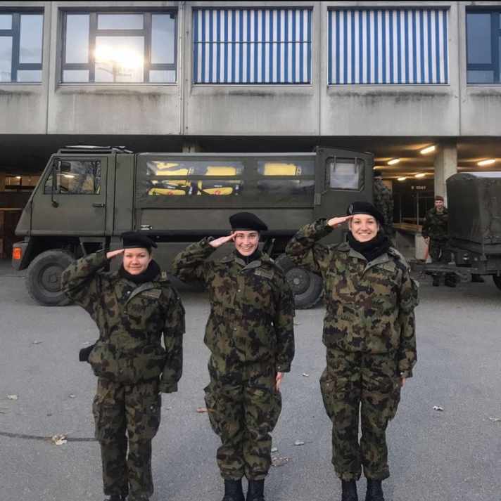 Nicole Koller (far right) is part of the Swiss Army's top sports team.