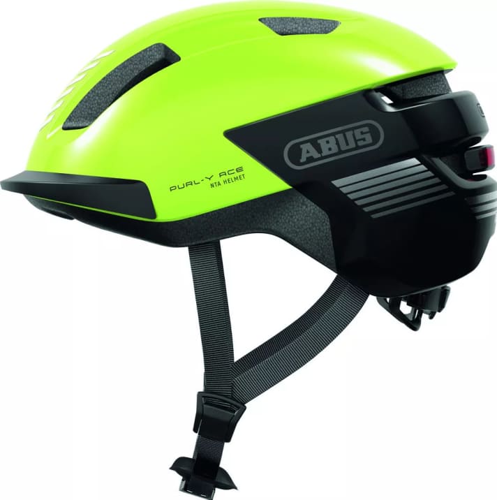 Helmets are compulsory on the S-Pedelec. Helmet manufacturers are guided by the NTA 8776 standard.