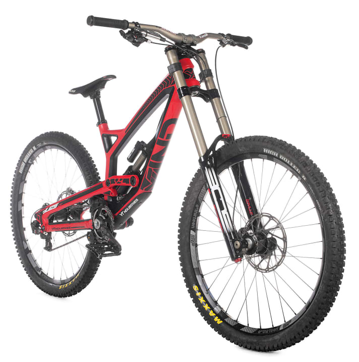   Price hit: YT is cutting corners and selling its carbon bike at a competitive price. From 15 August, however, it will be more expensive at € 4299.
