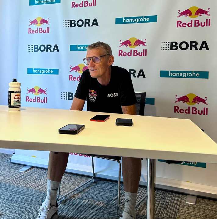 Musste den Journalisten während der Tour Rede und Antwort stehen: Rolf Aldag